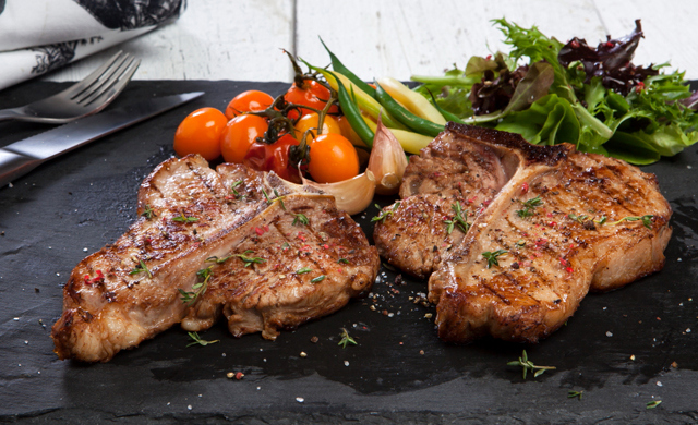 Biftecks D Aloyau De Veau Du Quebec Aux Herbes Fraiches