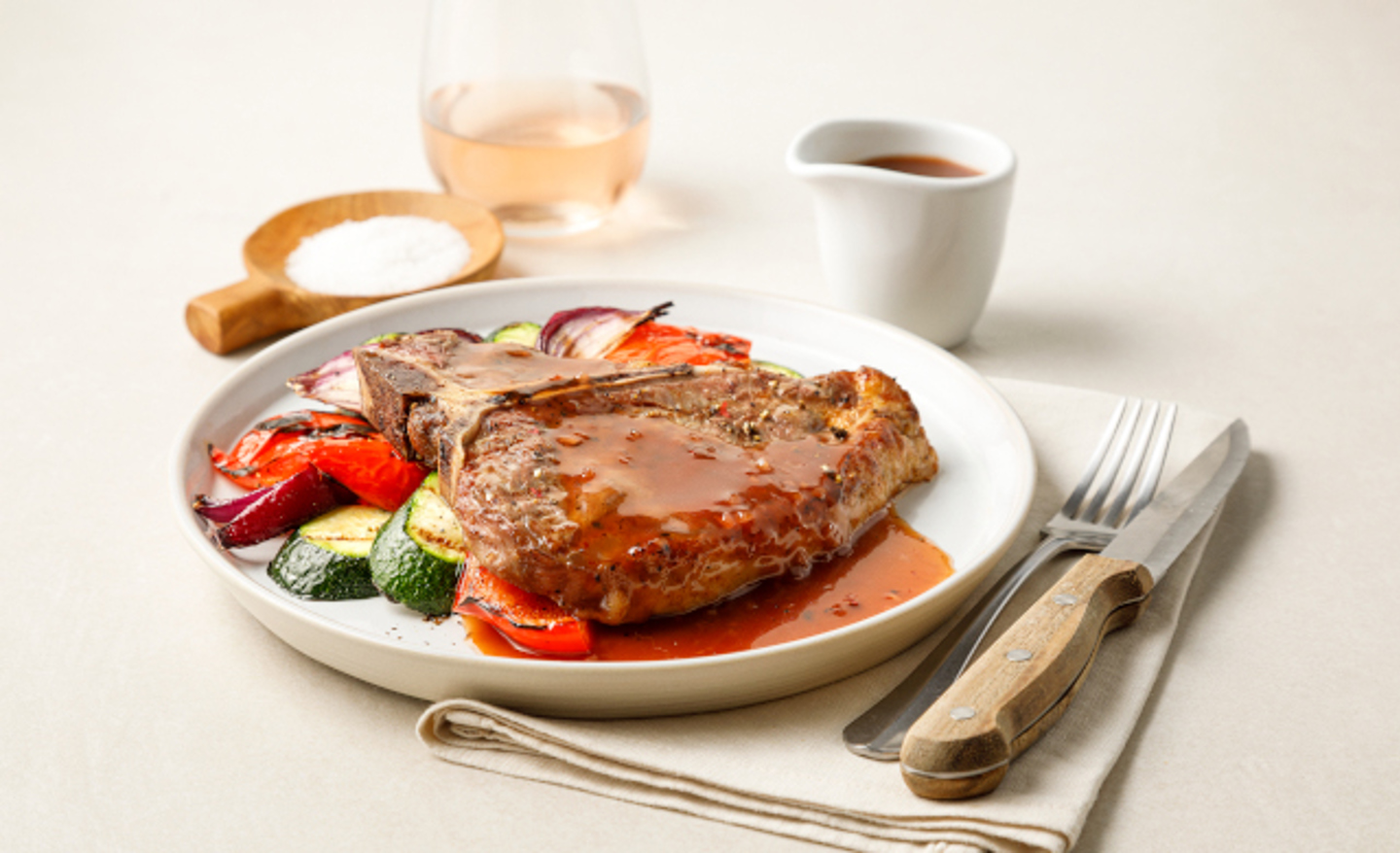 Cotelettes de longe de veau erable et gelee de pomme
